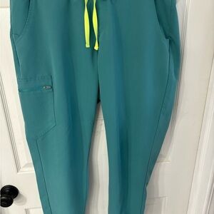 Figs Zamora Jogger Cactus Green